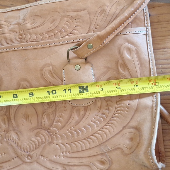 Hand-Tooled Tan Leather Tote Bag - Picture 7 of 8